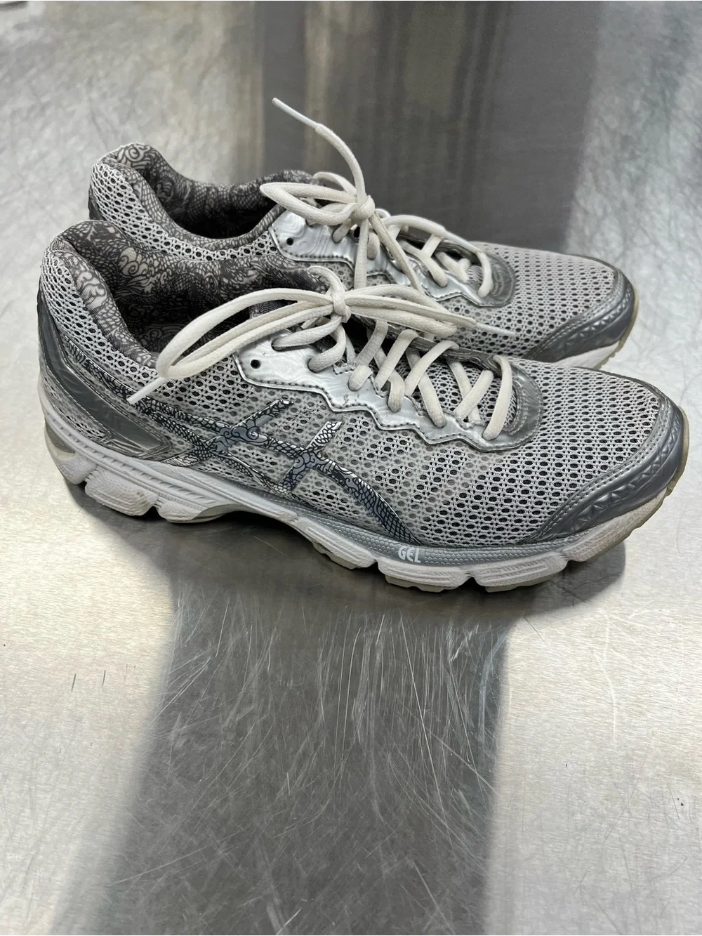 ASICS Gray Mesh Running Sneakers with White Soles Women’s 9.5